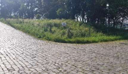 Terreno à venda no Treviso, Caxias do Sul  por R$ 850.000