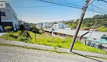 Terreno à venda no Cruzeiro, Caxias do Sul  por R$ 265.000