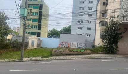 Terreno à venda no Exposição, Caxias do Sul  por R$ 1.700.000