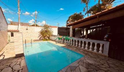 Casa com 3 dormitórios à venda, 91 m² por R$ 700.000,00 - Jardim do Vale - Guaratinguetá/SP
