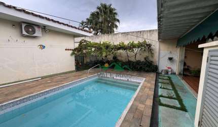 Casa com 3 dormitórios à venda, 262 m² por R$ 1.100.000,00 - Vila Paraíba - Guaratinguetá/SP