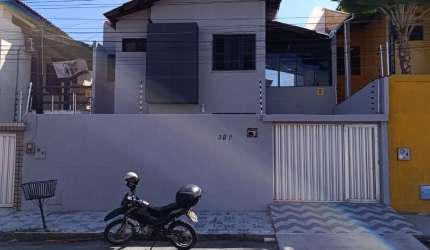 EXCELENTE CASA DUPLEX