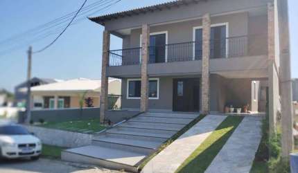 Casa Alto Padrão com Piscina em Cond. Residencial