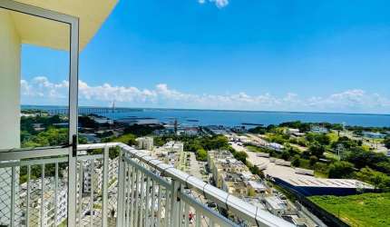 Vendo cobertura dos sonhos com vista deslumbrante para o Rio Negro