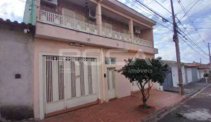 Casa à venda no Jardim Lacerda Chaves em Ribeirão Preto: 3 dormitórios, suíte e 3 vagas de garagem!