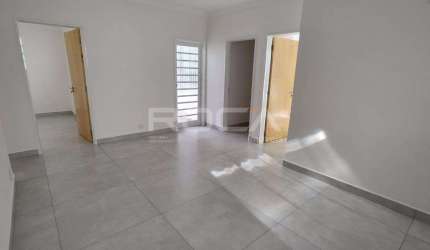 Casa à venda com 3 dormitórios no bairro Jardim Mosteiro, em Ribeirão Preto.