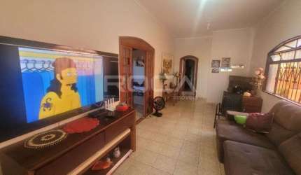Charmosa casa à venda na Vila Tibério, Ribeirão Preto