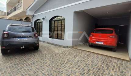 Casa à venda com 3 dormitórios no bairro Sumarezinho, em Ribeirão Preto.