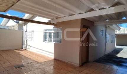 Casa à venda com 3 quartos no bairro Monte Alegre, em Ribeirão Preto.