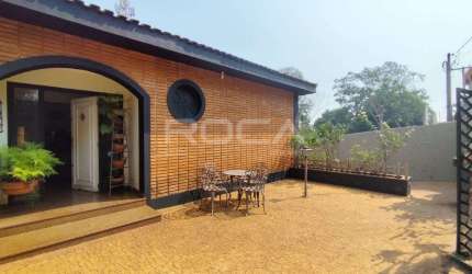 Casa residencial ou comercial de alto padrão para alugar no bairro República em Ribeirão Preto