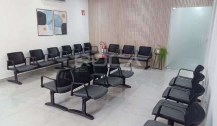 Prédio Comercial para Alugar no Jardim Sumaré, Ribeirão Preto - Amplo Espaço com 12 Salas