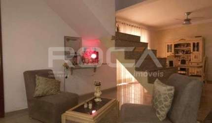 Sobrado à venda com 4 dormitórios no bairro Campos Elíseos, em Ribeirão Preto.