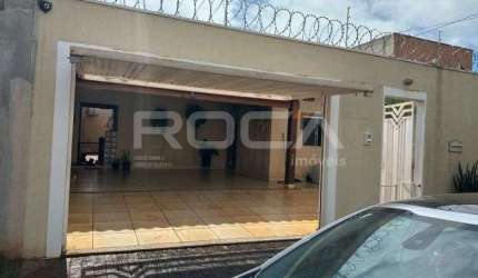 Casa à venda com 3 dormitórios no bairro Jardim Ouro Branco, em Ribeirão Preto.