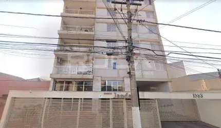Apartamento à venda com 3 dormitórios no Centro de Ribeirão Preto.