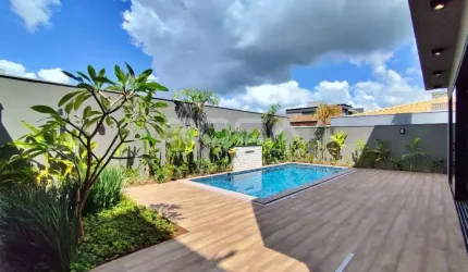 Casa à venda com 4 suítes no bairro Vila do Golf, em Ribeirão Preto.