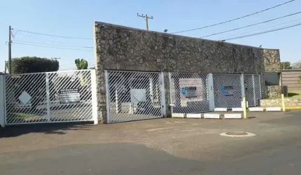 Casa à venda com 3 dormitórios no bairro Parque São Sebastião, em Ribeirão Preto.