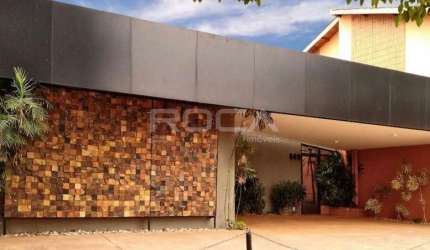 Casa térrea à venda ou locação com 3 dormitórios no Alto da Boa Vista em Ribeirão Preto.