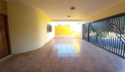 Casa térrea à venda com 3 quartos no bairro Jardim Recreio, em Ribeirão Preto.
