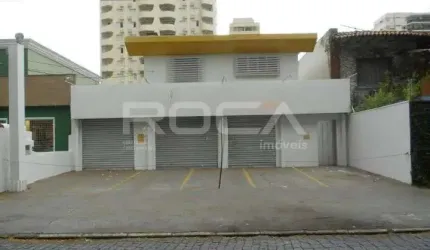 Espaço comercial no Centro de Ribeirão Preto com 03 banheiros, copa e 05 garagens