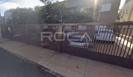 Apartamento térreo à venda com 2 dormitórios no bairro Jardim Botânico, em Ribeirão Preto.