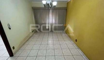 Casa sobrado para alugar com 2 quartos no bairro Vila Tibério, em Ribeirão Preto.