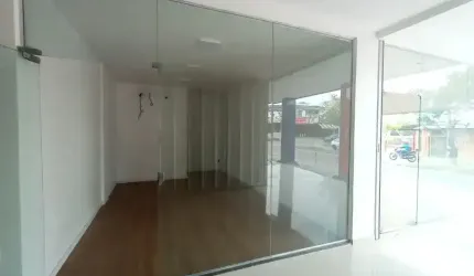 Locação em Prédio Comercial próximo ao Supermercado Veneza