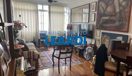 Apartamento à venda na Rua Frei Caneca, 425, Consolação, São Paulo por R$ 900.000