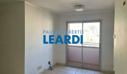 Apartamento à venda na Rua dos Tapes, 57, Aclimação, São Paulo por R$ 500.000