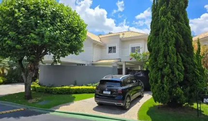 Casa em condomínio fechado com 3 quartos à venda na Avenida Pentágono, 24, Alphaville, Santana de Parnaíba por R$ 2.100.000