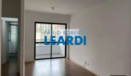 Apartamento à venda na Rua das Fiandeiras, 170, Vila Olímpia, São Paulo por R$ 900.000