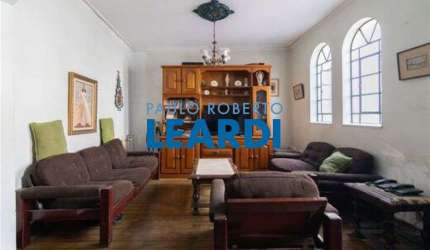 Casa à venda na Rua Augusto de Toledo, 38, Aclimação, São Paulo por R$ 1.000.000