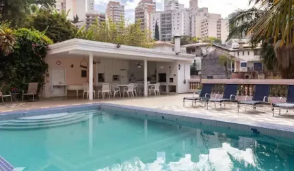 Casa com 4 quartos à venda na Rua Bragança, 94, Pacaembu, São Paulo por R$ 3.700.000