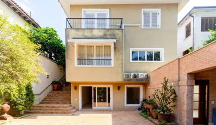 Casa com 4 quartos à venda na Rua Bragança, 152, Pacaembu, São Paulo por R$ 4.900.000