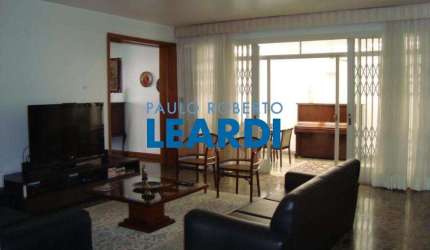 Casa à venda na Rua Itápolis, 1624, Pacaembu, São Paulo por R$ 3.850.000