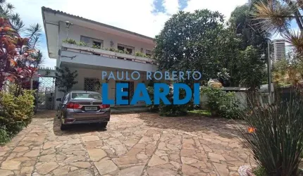 Casa à venda na Rua Itápolis, 1304, Pacaembu, São Paulo por R$ 3.750.000