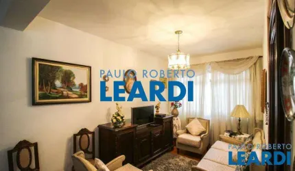 Casa à venda na Rua Martínia, 89, Saúde, São Paulo por R$ 954.000