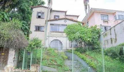 Casa com 3 quartos à venda na Rua Itacaranha, 55, Pacaembu, São Paulo por R$ 2.100.000