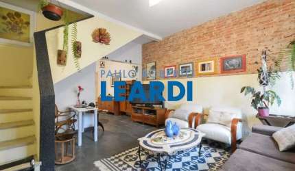 Casa à venda na Rua Meruoca, 48, Jardim da Glória, São Paulo por R$ 690.000