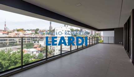 Apartamento à venda na Rua Campevas, 725, Sumaré, São Paulo por R$ 7.500.000