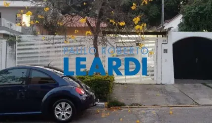 Casa à venda na Rua Xavier de Almeida, 62, Ipiranga, São Paulo por R$ 1.170.000