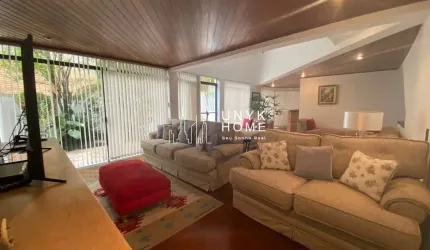 Maravilhosa casa com 4 suítes e piscina em Alphaville