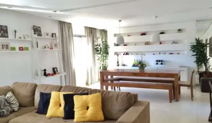 Oportunidade! Apartamento a venda com 5 Quartos Reformado e Pronto para Morar no Morumbi.