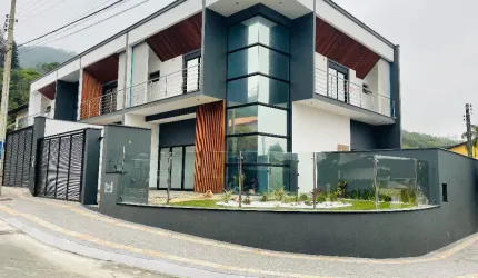 GEMINADO  COM PISCINA  ALTO LUXO SAGUAÇÚ JOINVILLE