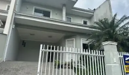 Linda Casa  no Bairro Floresta