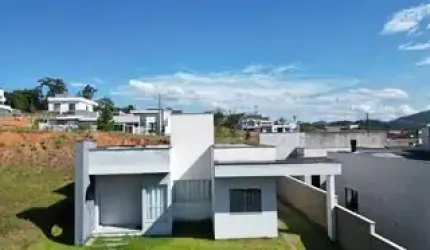 CASA EM CONDOMINIO
