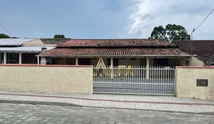 Casa com 4 SUÍTES à venda, 150 m² por R$ 600.000 - Centro - Penha/SC