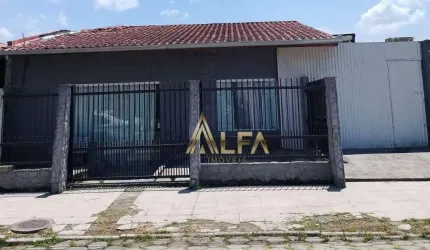Casa com galpão para ponto comercial no bairro Cordeiros em Itajaí-SC