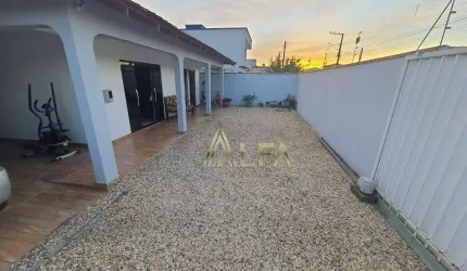 Casa com 5 dormitórios à venda, 300 m² por R$ 750.000 - Centro - Navegantes/SC