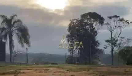 Ideal para quem busca espaço tranquilidade e contato com a natureza e liberdade.