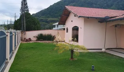 CASA EXCELENTE COM TERRENO  DE 1321m2  LOCALIZDADA NUMA DAS PRINCIPAIS AVENIDAS DO GRAVATA